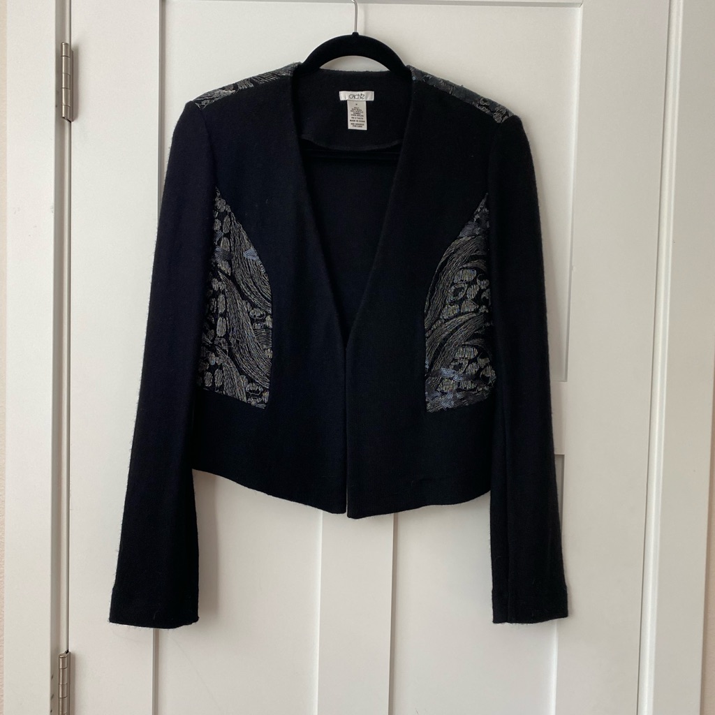 Cach’e Sweater Size Medium